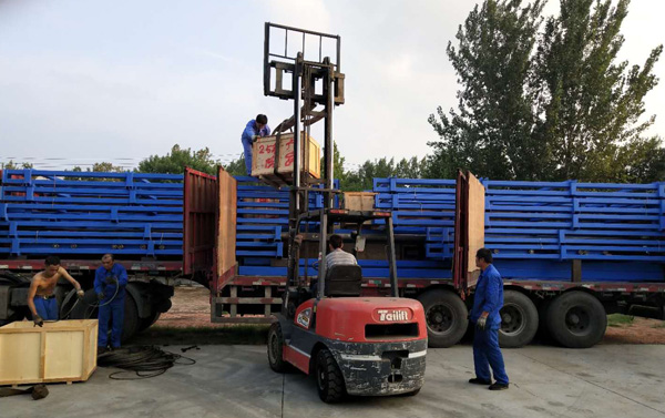 鏈條式液壓升降貨梯 鏈條式液壓升降貨梯