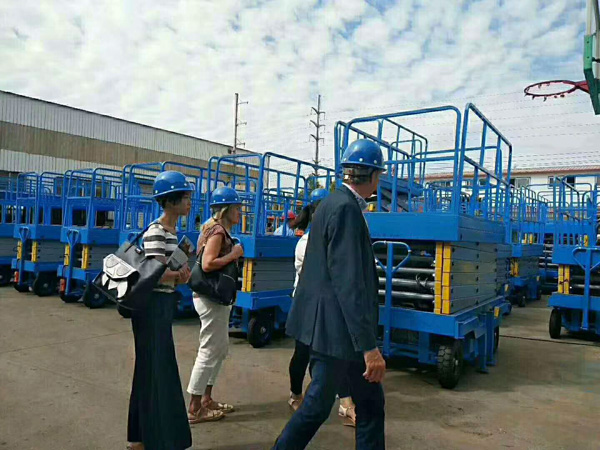 移動(dòng)剪叉式液壓升降平臺(tái) 移動(dòng)剪叉式液壓升降平臺(tái)