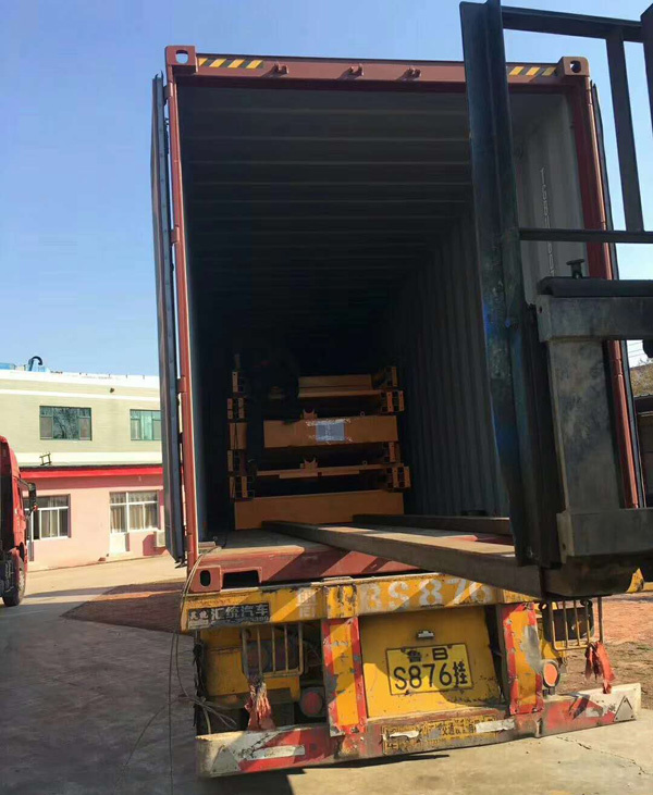 出口的液壓升降平臺(tái) 出口的液壓升降平臺(tái)